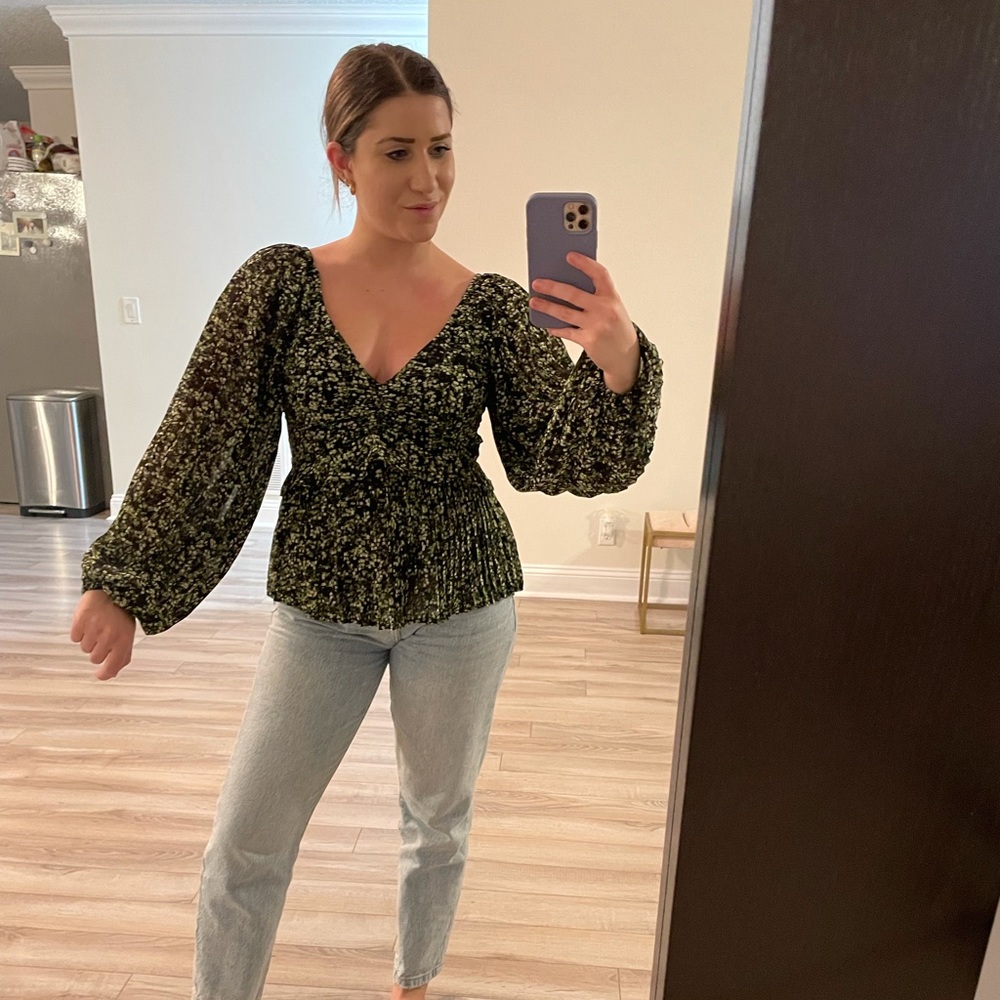 Floral blouse/ never worn